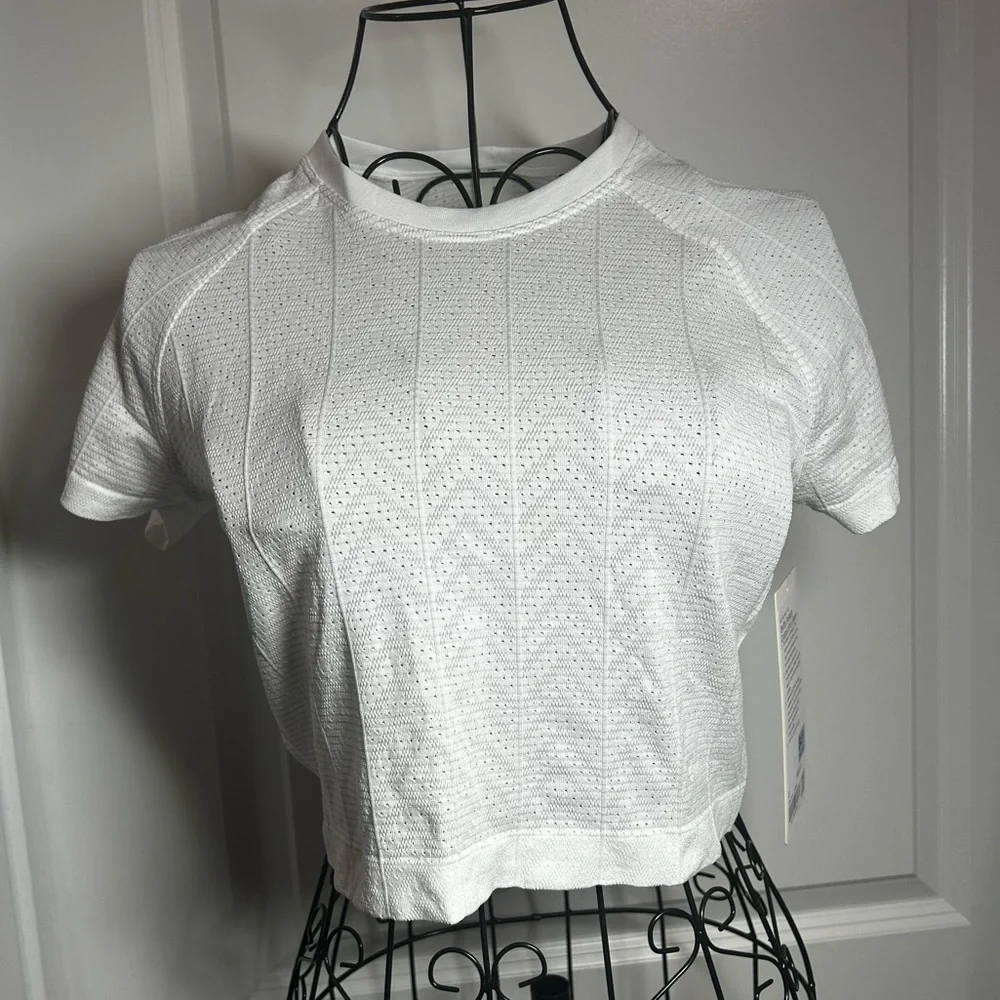Lululemon Swiftly Pointelle Women's White Cropped‎ Top